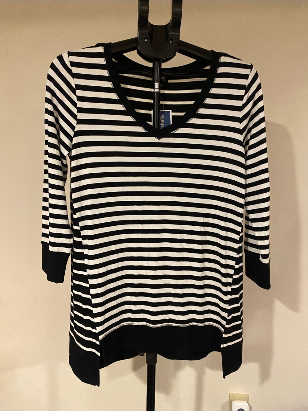 Cable & Gauge Black and White Striped V-Neck Long Sleeve Top